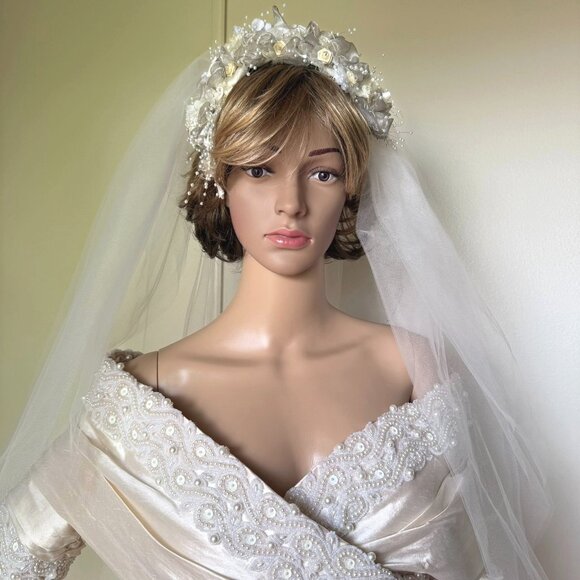 Vintage Watters and Watters Bridal Dress and Veil Set Size 12 Off Shoulder Silk - Picture 2 of 16